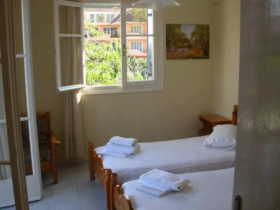 Louisa Studios Poros  2*, Poros (Kefalonia) Grækenland
