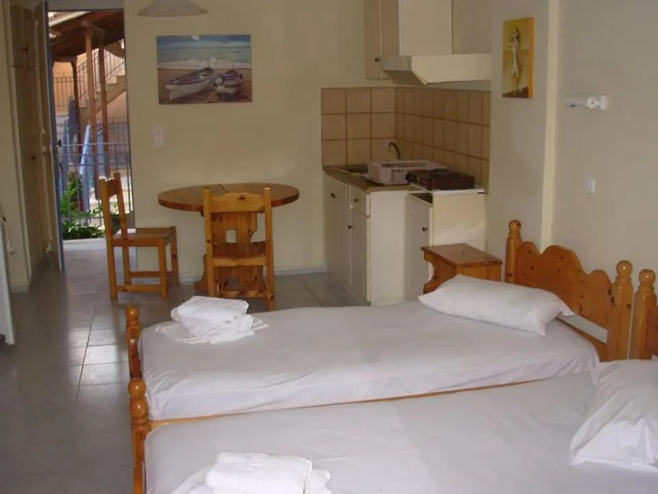 Louisa Studios Poros  2*, Poros (Kefalonia) Grækenland