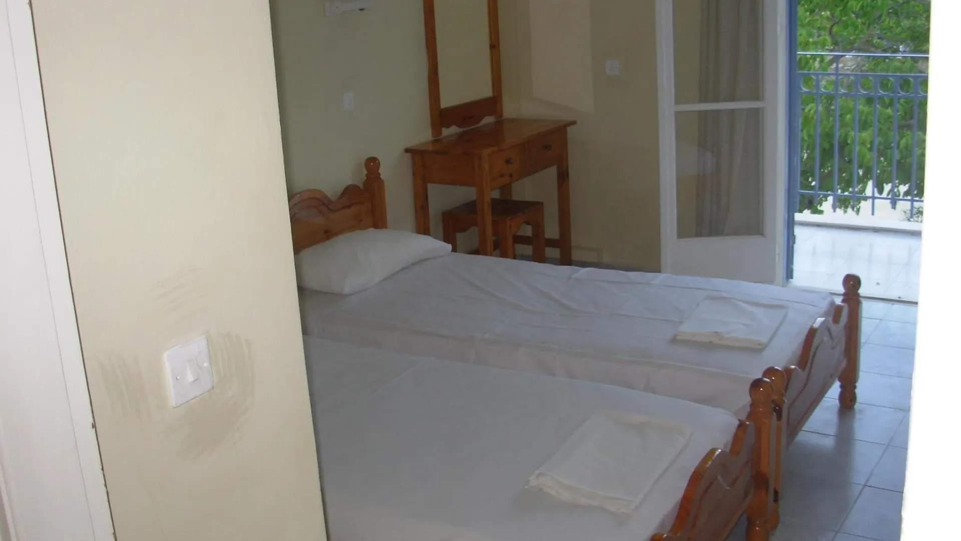 Lejlighedshotel Louisa Studios Poros