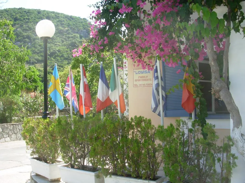 Louisa Studios 포로스 아파트호텔