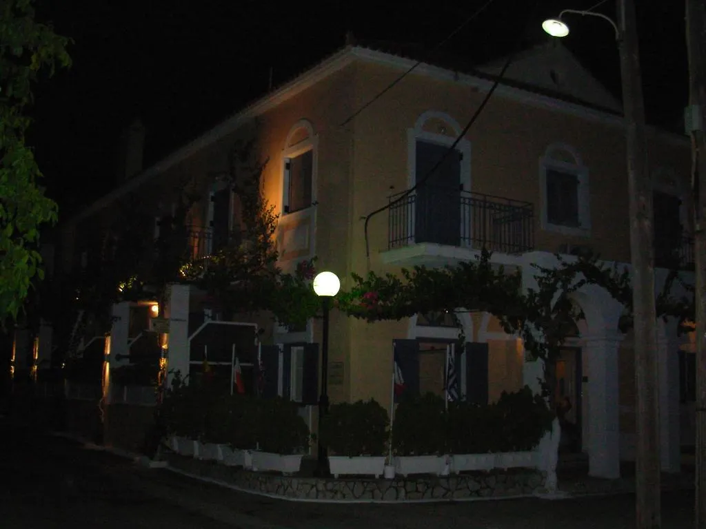 Louisa Studios 포로스